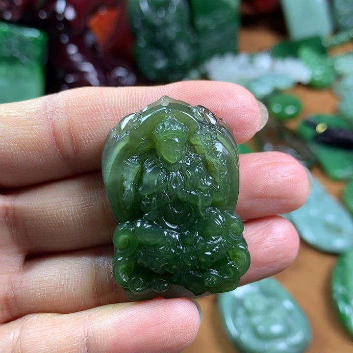 和田玉未镶嵌颈饰