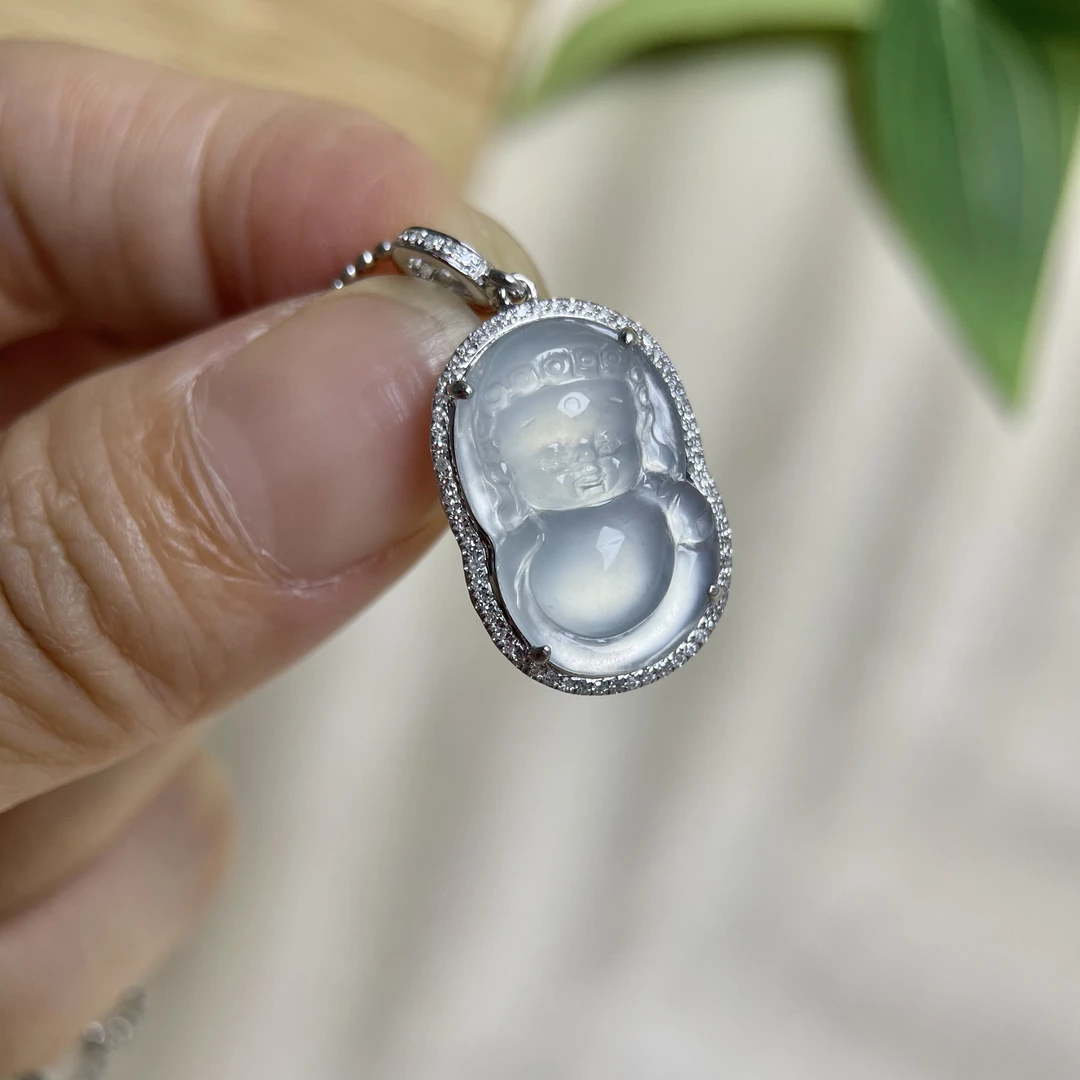 天然A货翡翠高冰玻璃种宝宝佛吊坠18k金南非真钻镶嵌项链轻奢款