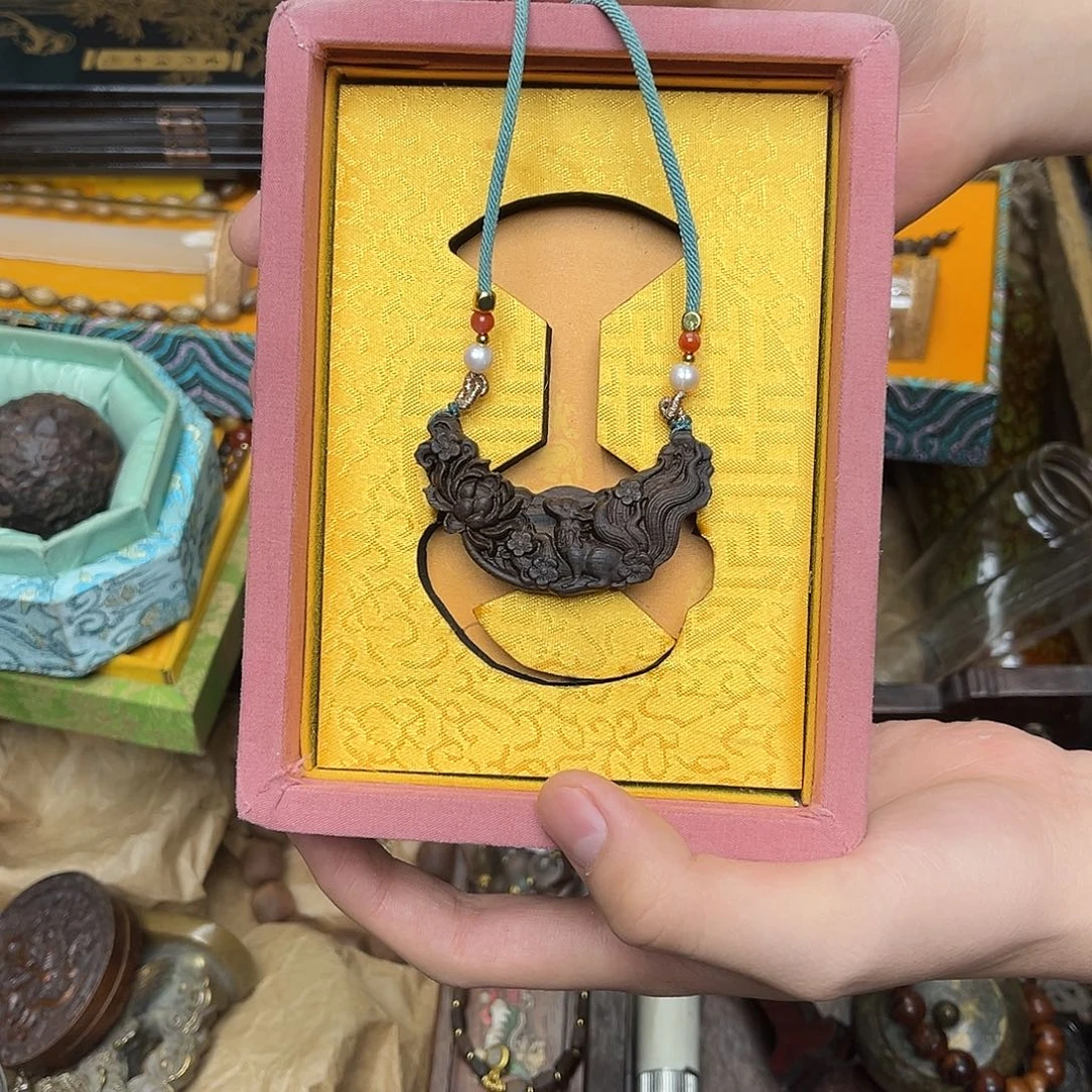 大叶紫檀（黑酸枝木类）