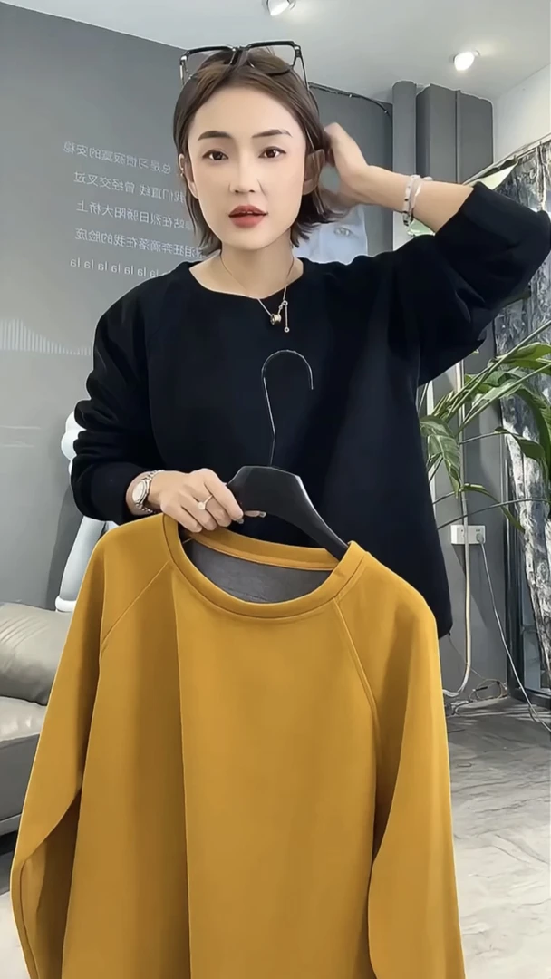 美式复古圆领长袖纯色上衣女2025秋冬时尚百搭宽松显瘦型卫衣