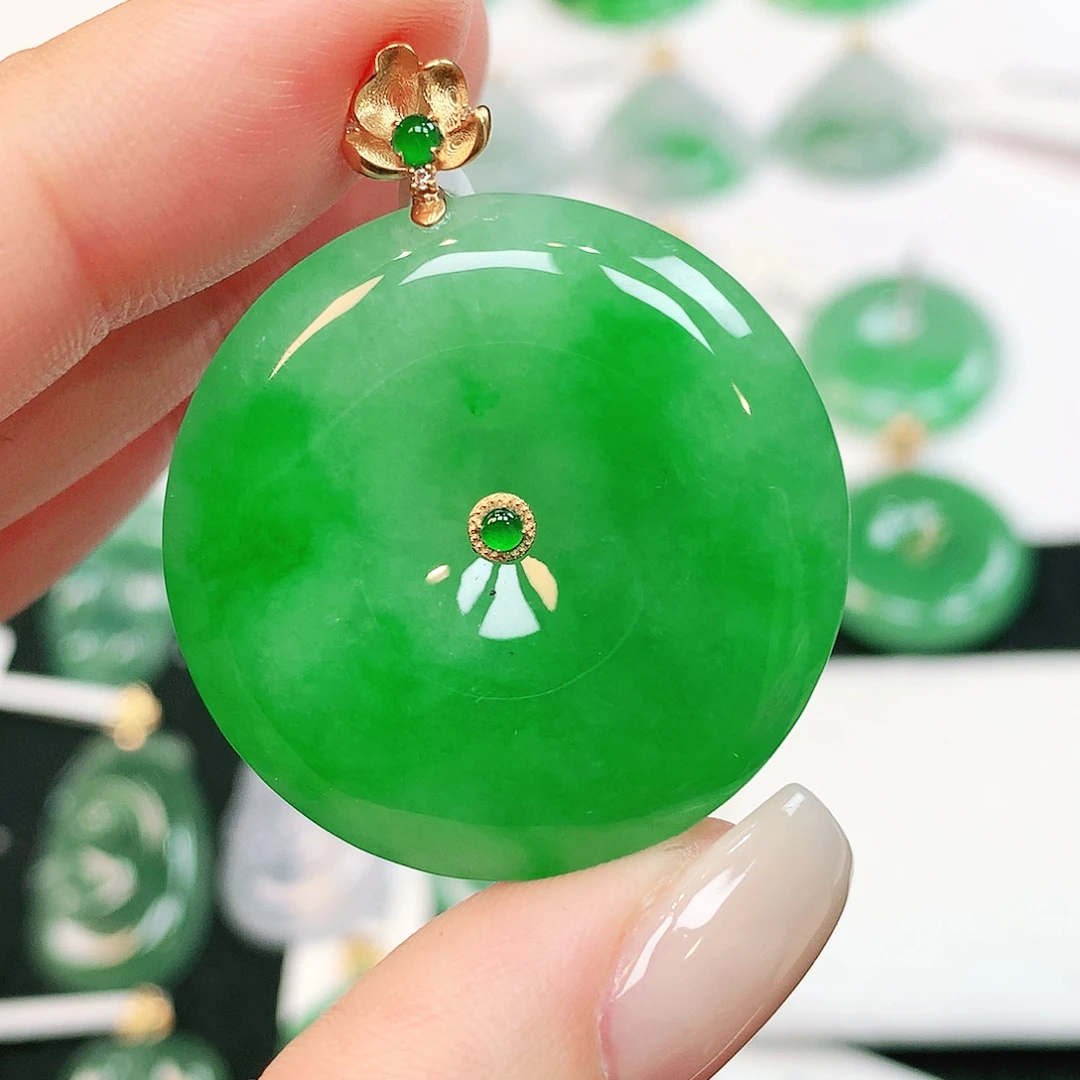 翡翠18K金镶嵌颈饰