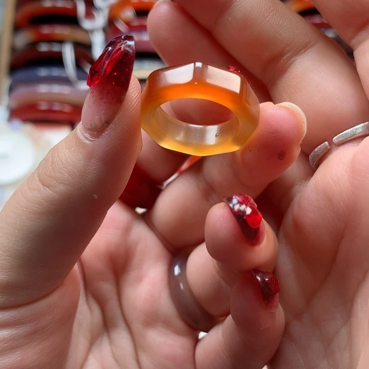 玛瑙/玉髓手镯未镶嵌小*沐