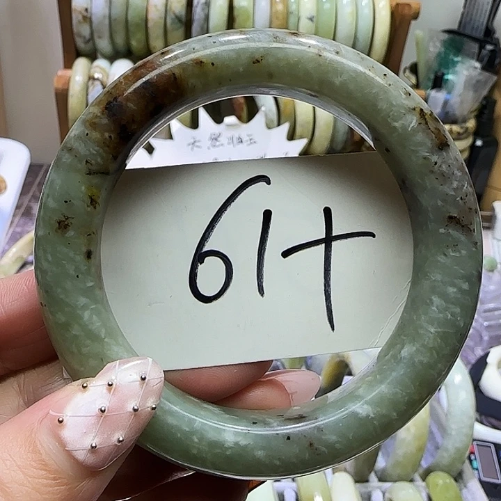 透闪石-蛇纹石玉未镶嵌手镯