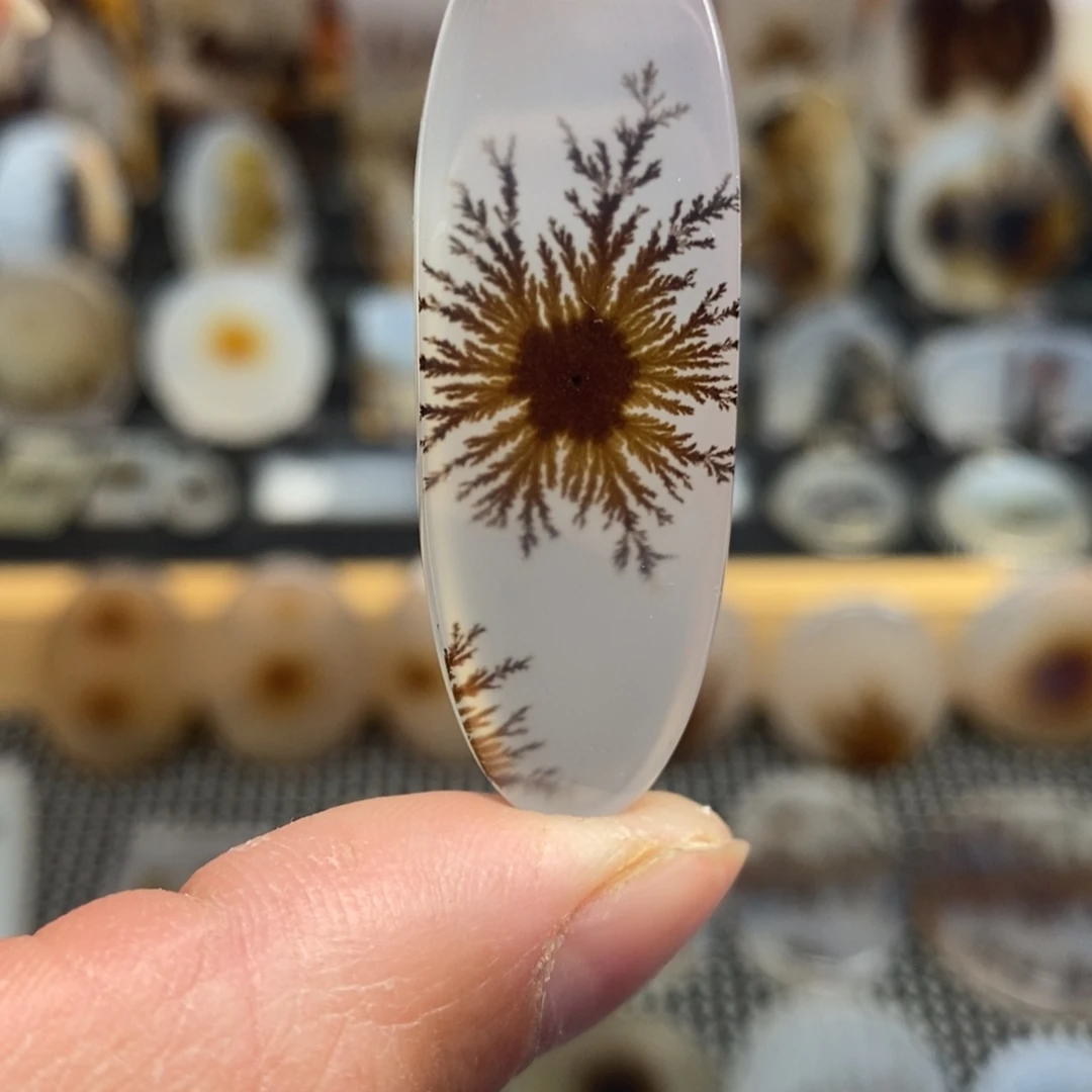 玛瑙/玉髓未镶嵌吊坠