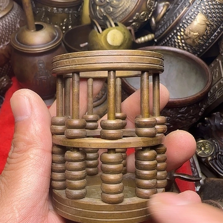 全是铜器工艺摆件