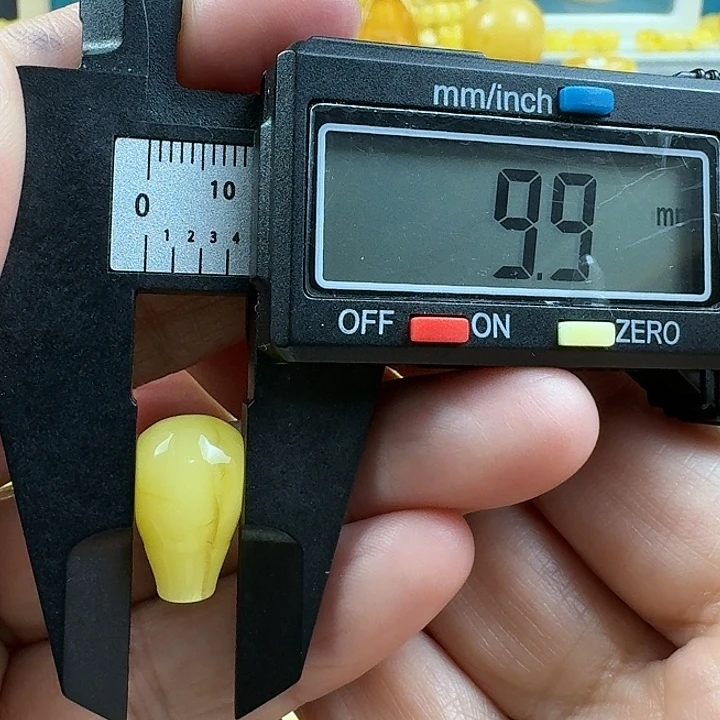蜜蜡未镶嵌裸石22杂