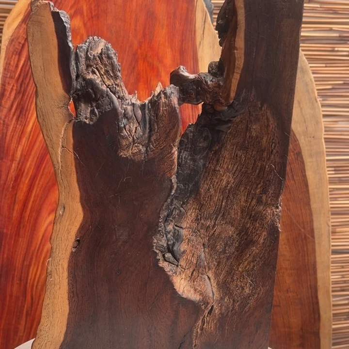 七***彩大叶紫檀（黑酸枝木类）