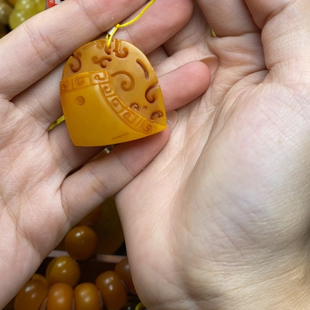 琥珀未镶嵌珠宝奇石蜜蜡