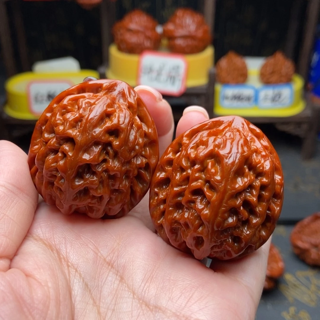 文玩核桃吊坠红锦鲤