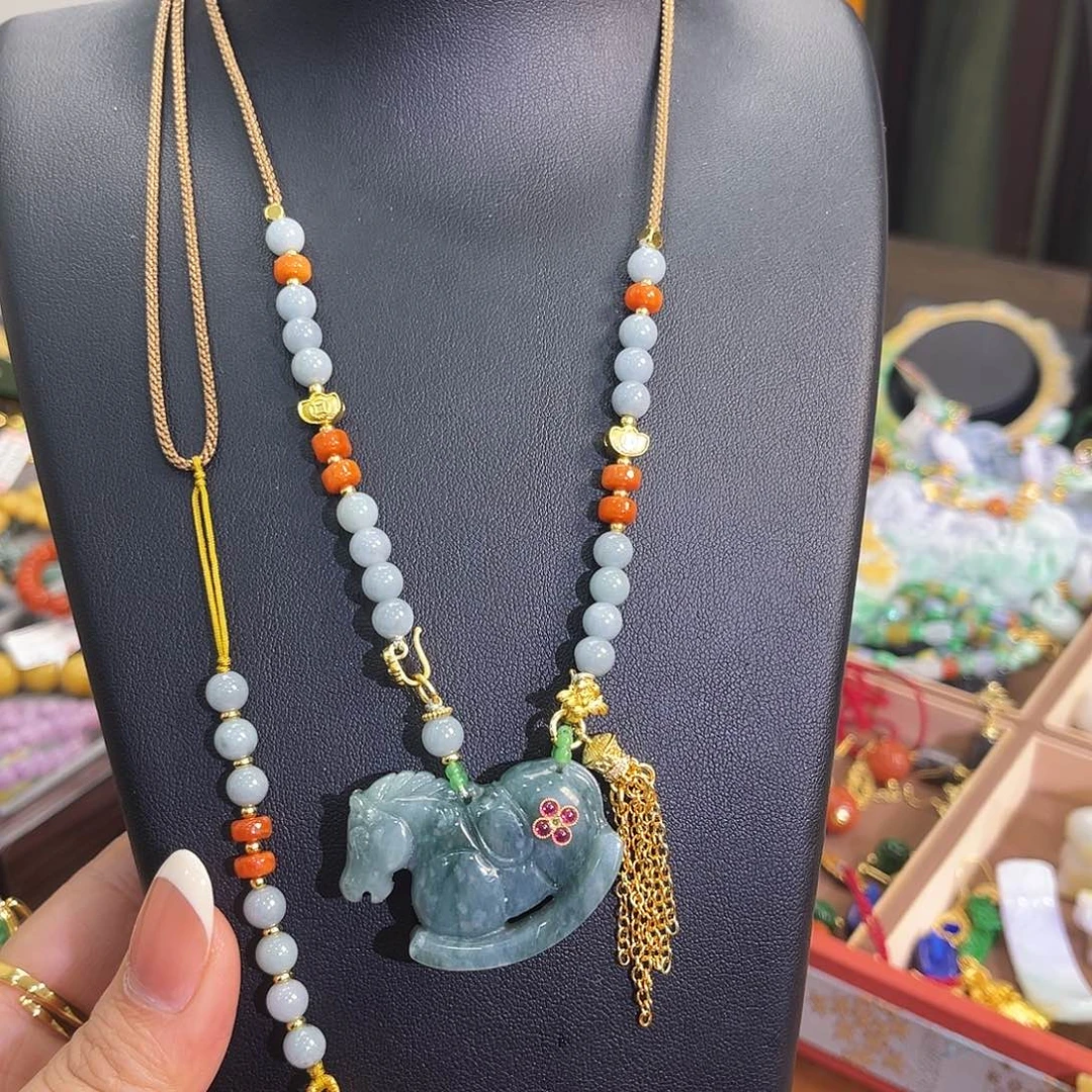 翡翠未镶嵌颈饰马上有钱花