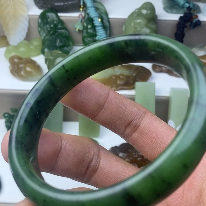 和田玉（碧玉）未镶嵌颈饰