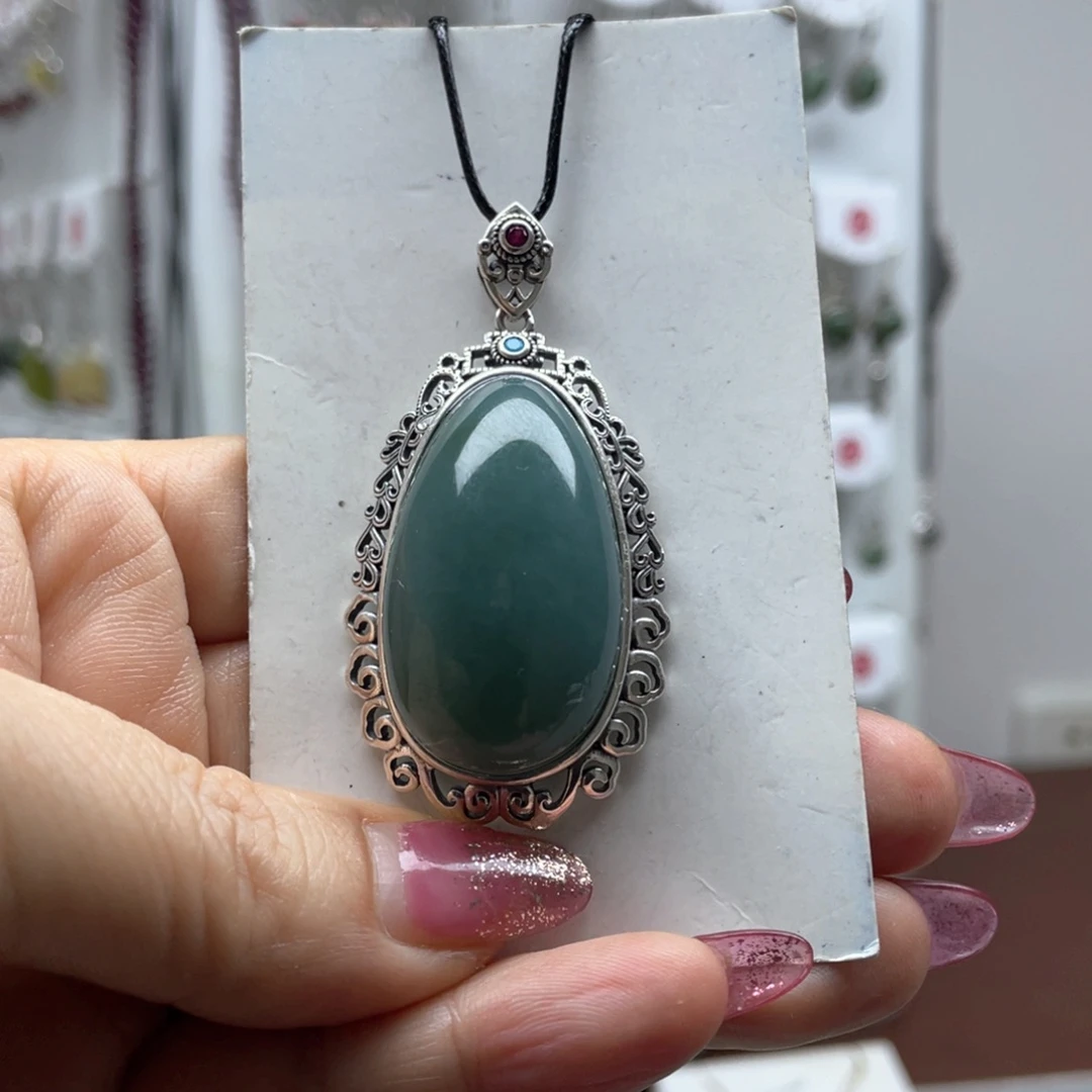 蛇纹石玉吊坠未镶嵌青*