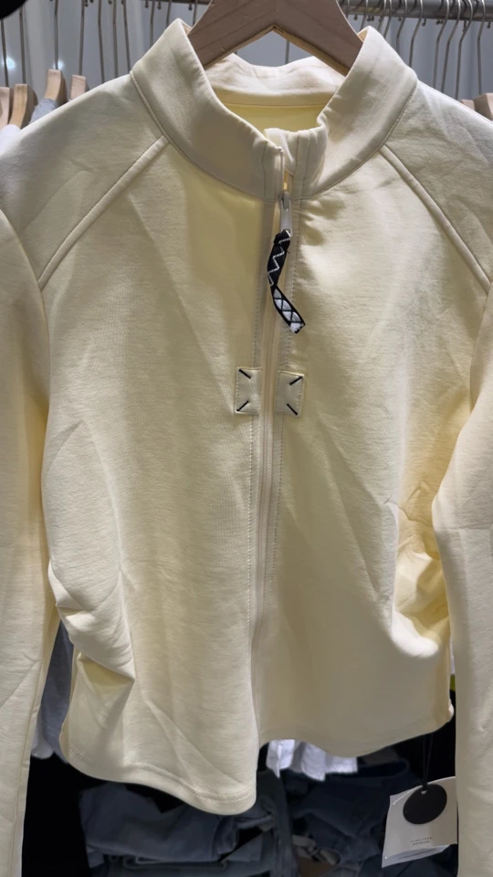 超级显瘦干净小外套春秋