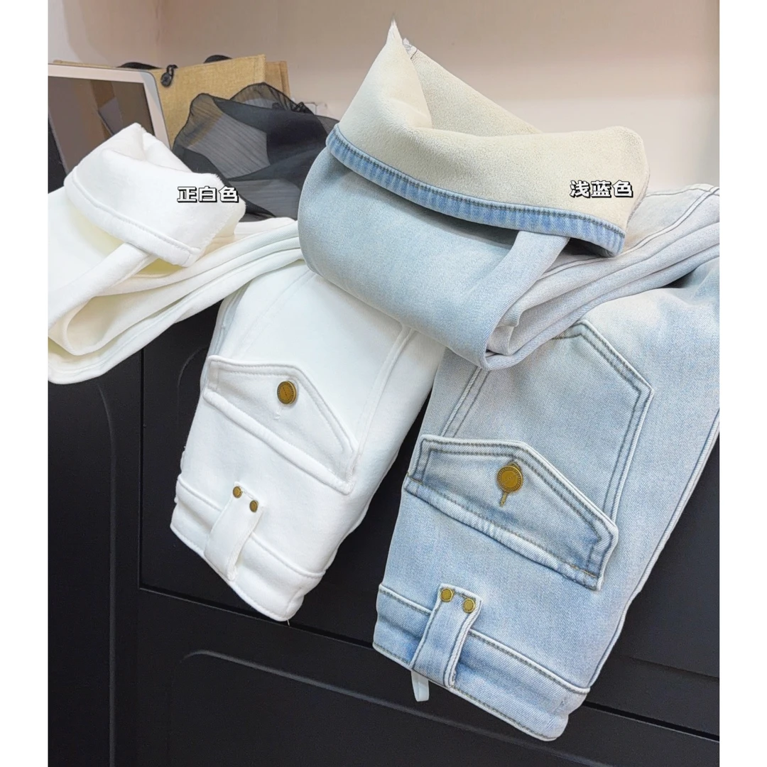 小众翻盖口袋~浅色加绒微喇叭牛仔裤女冬季新款高腰修身显瘦裤子