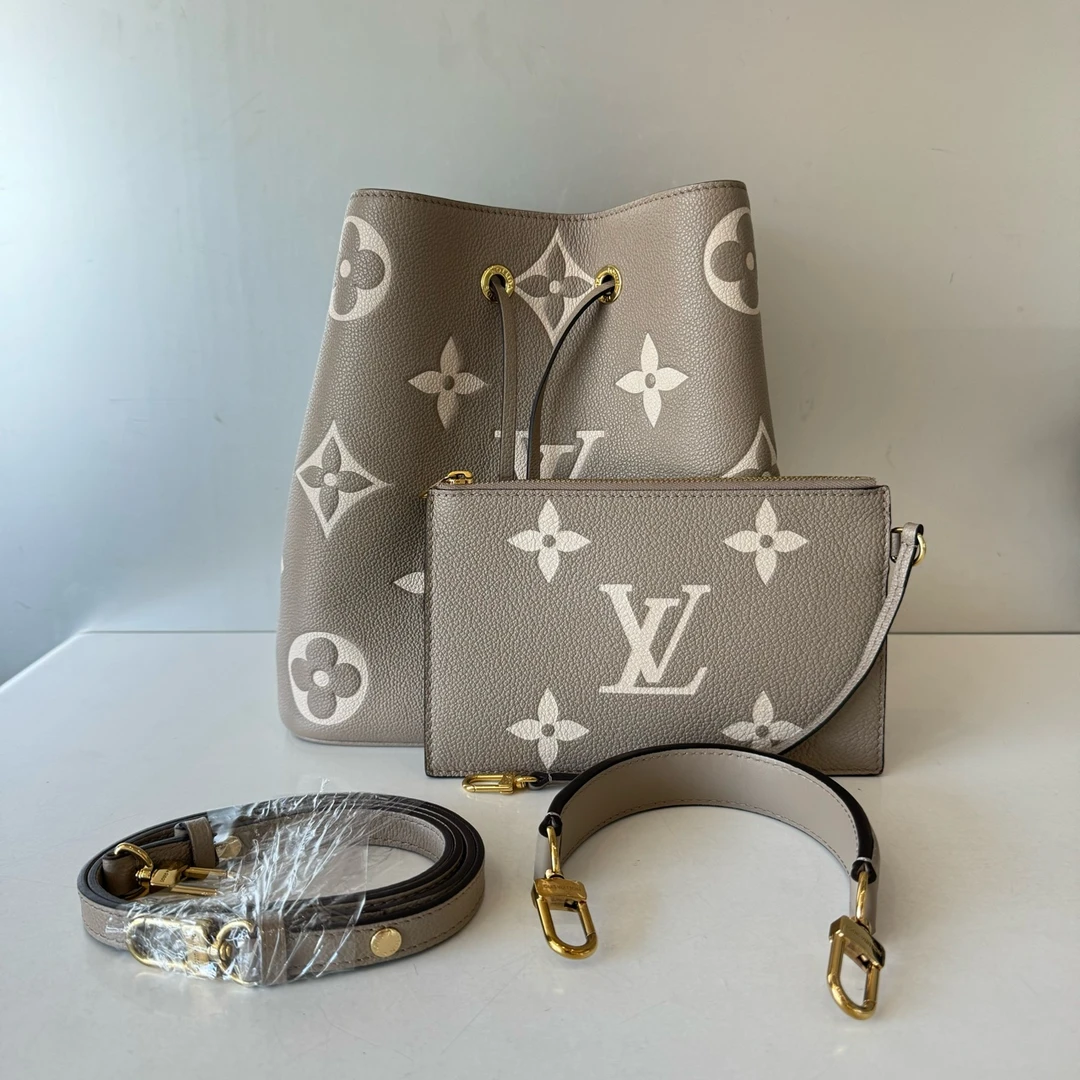 95新 LouisVuitton/路易威登 LV 大象灰水桶包 98新