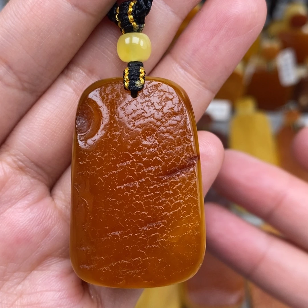未镶嵌琥珀珠宝奇石