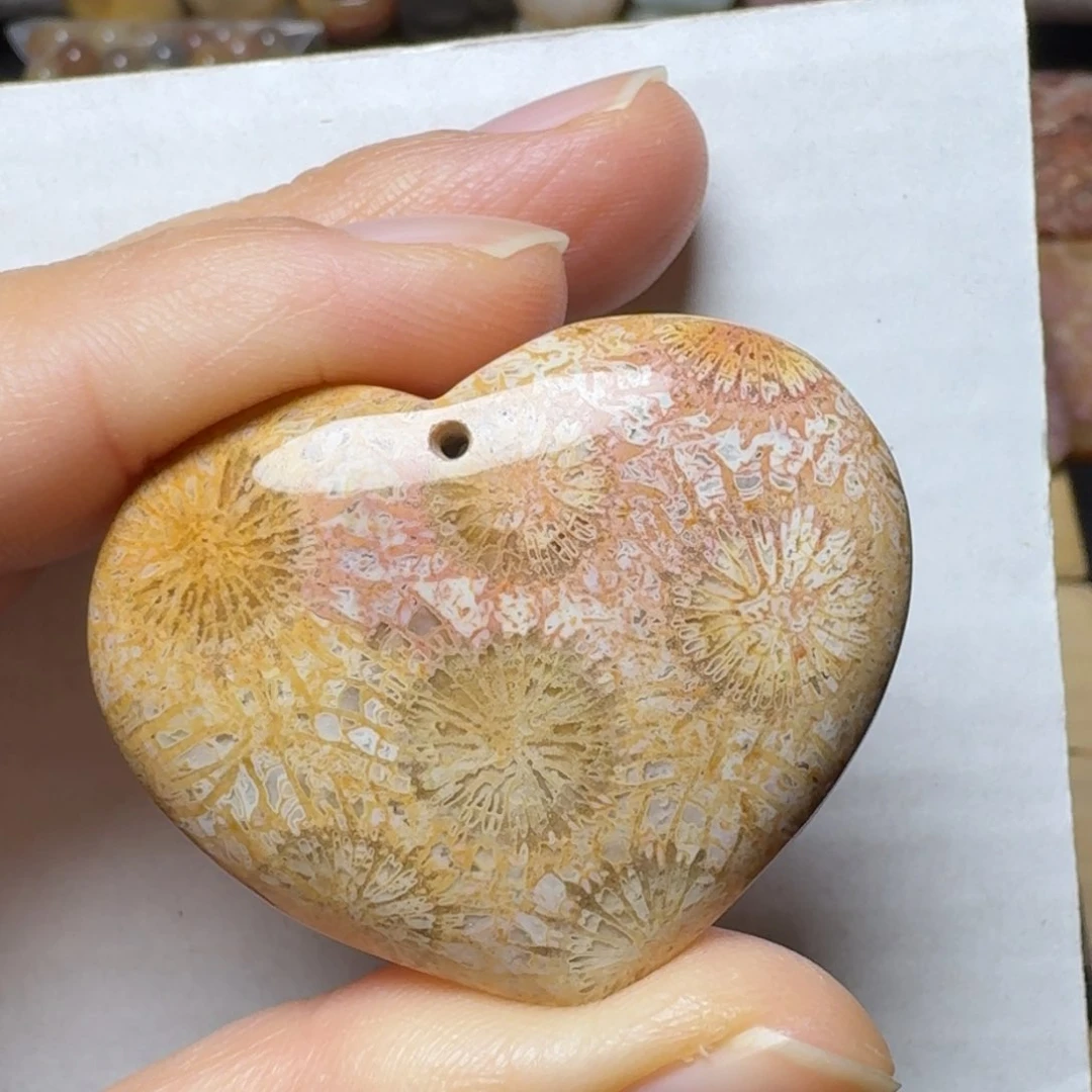 硅化玉黄粉大花，可盘未镶嵌