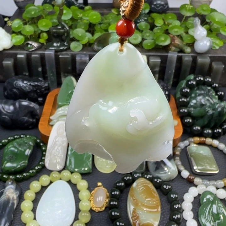 未镶嵌和田玉挂件