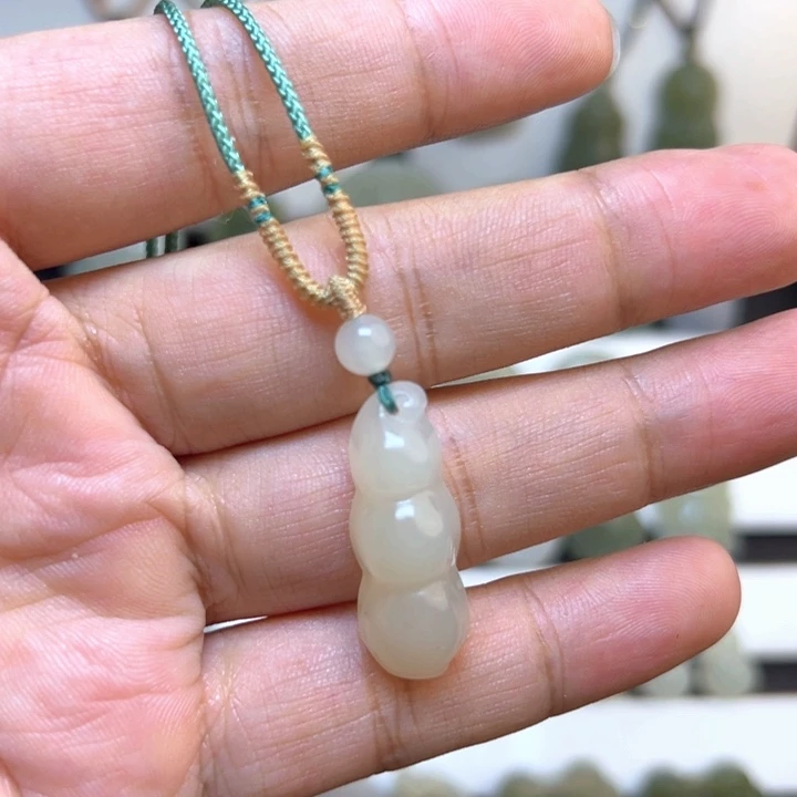 和田玉未镶嵌吊坠(不含链)666