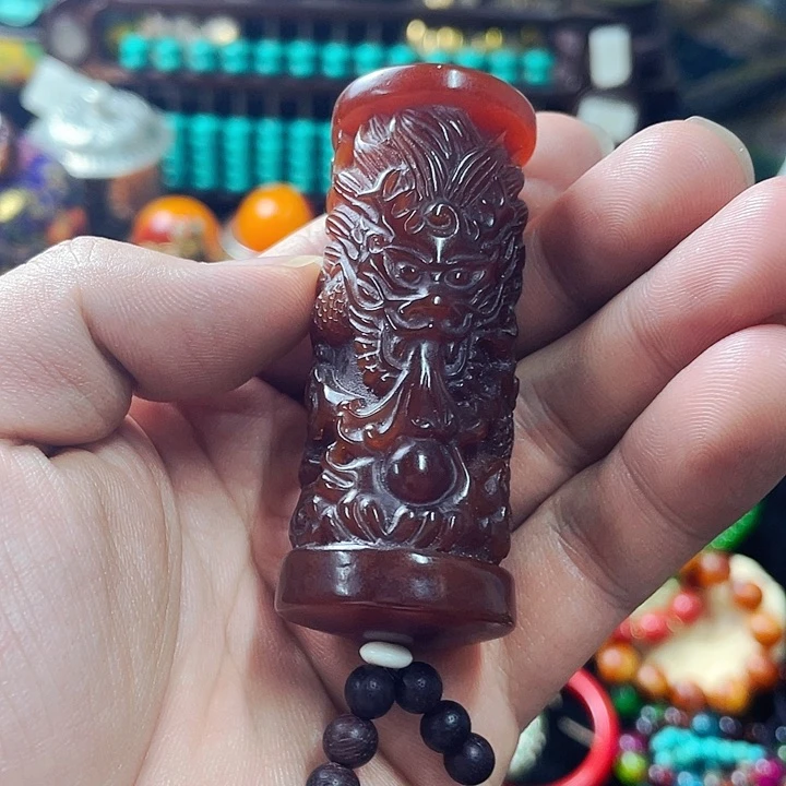 织绣主播的时候就会很认真