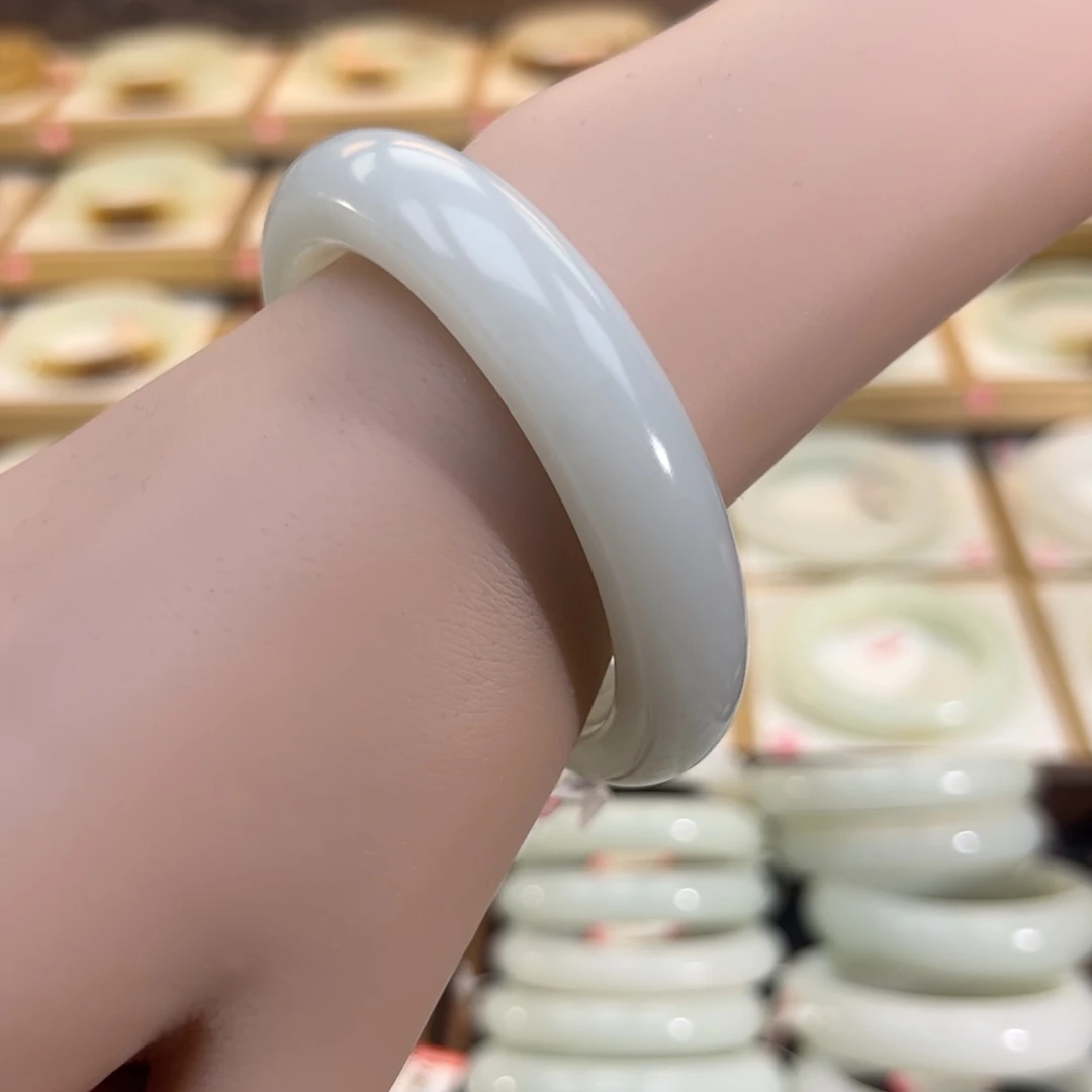 和田玉未镶嵌手镯1