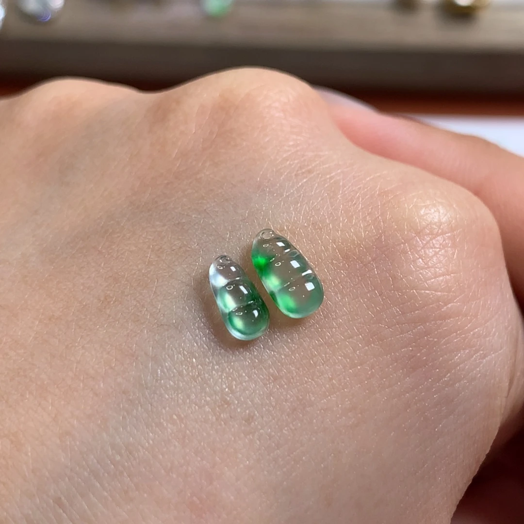 翡翠未镶嵌颈饰单个飘花玻璃豆子