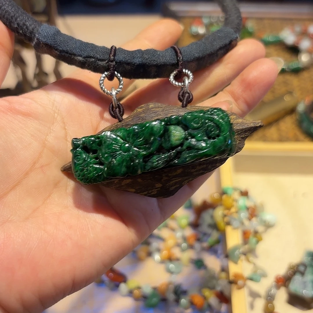 翡翠未镶嵌颈饰原创