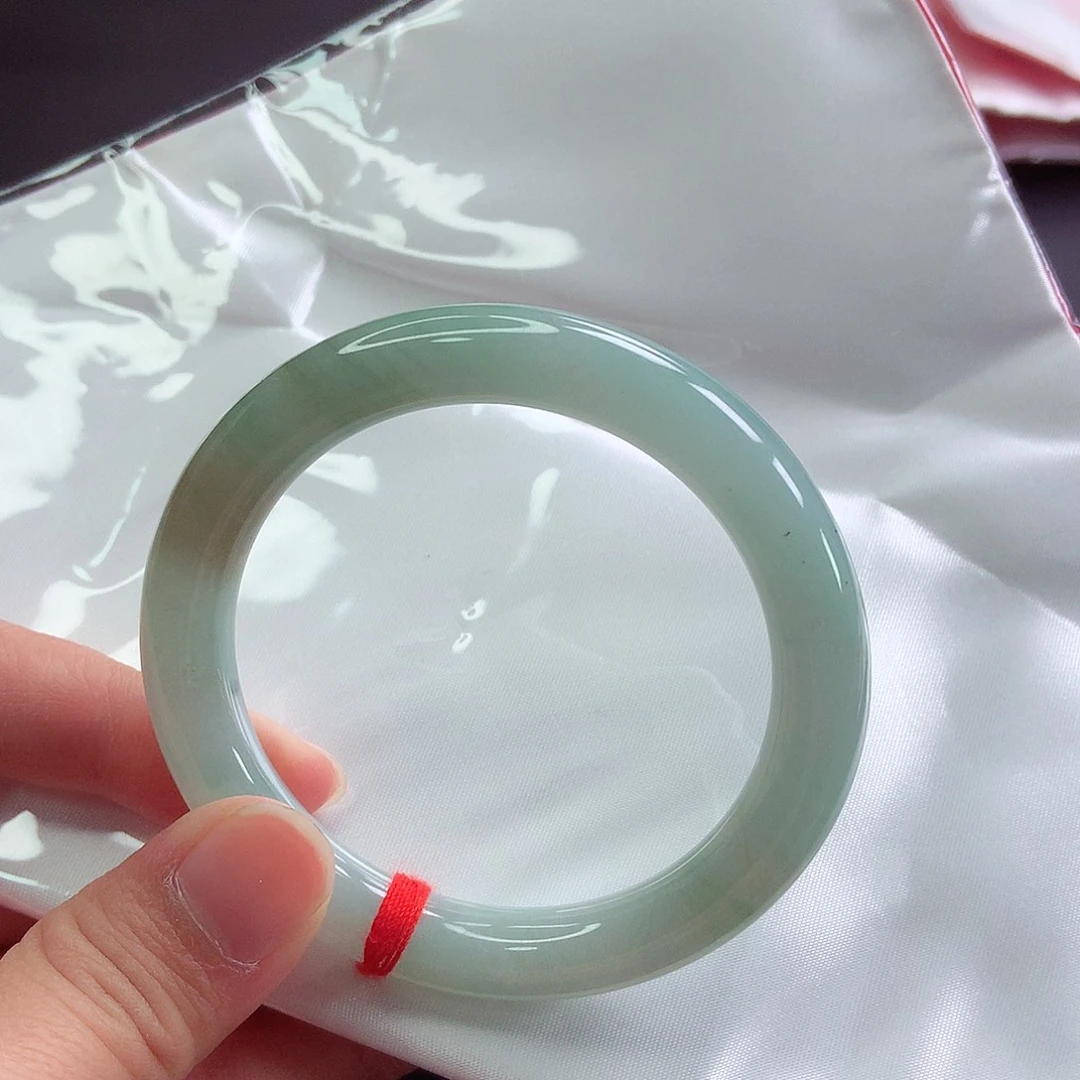 翡翠手镯未镶嵌53圆条