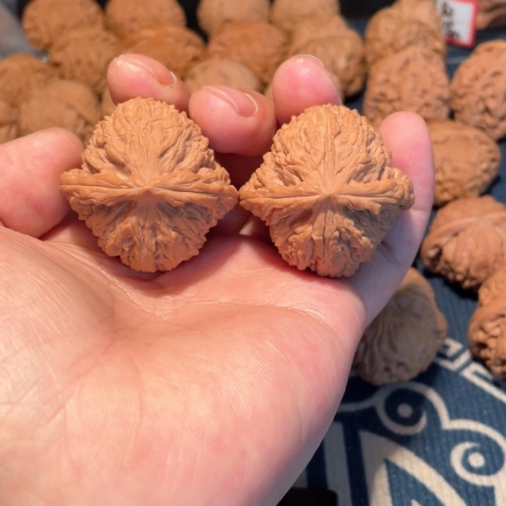 文玩核桃把件40全品南疆石