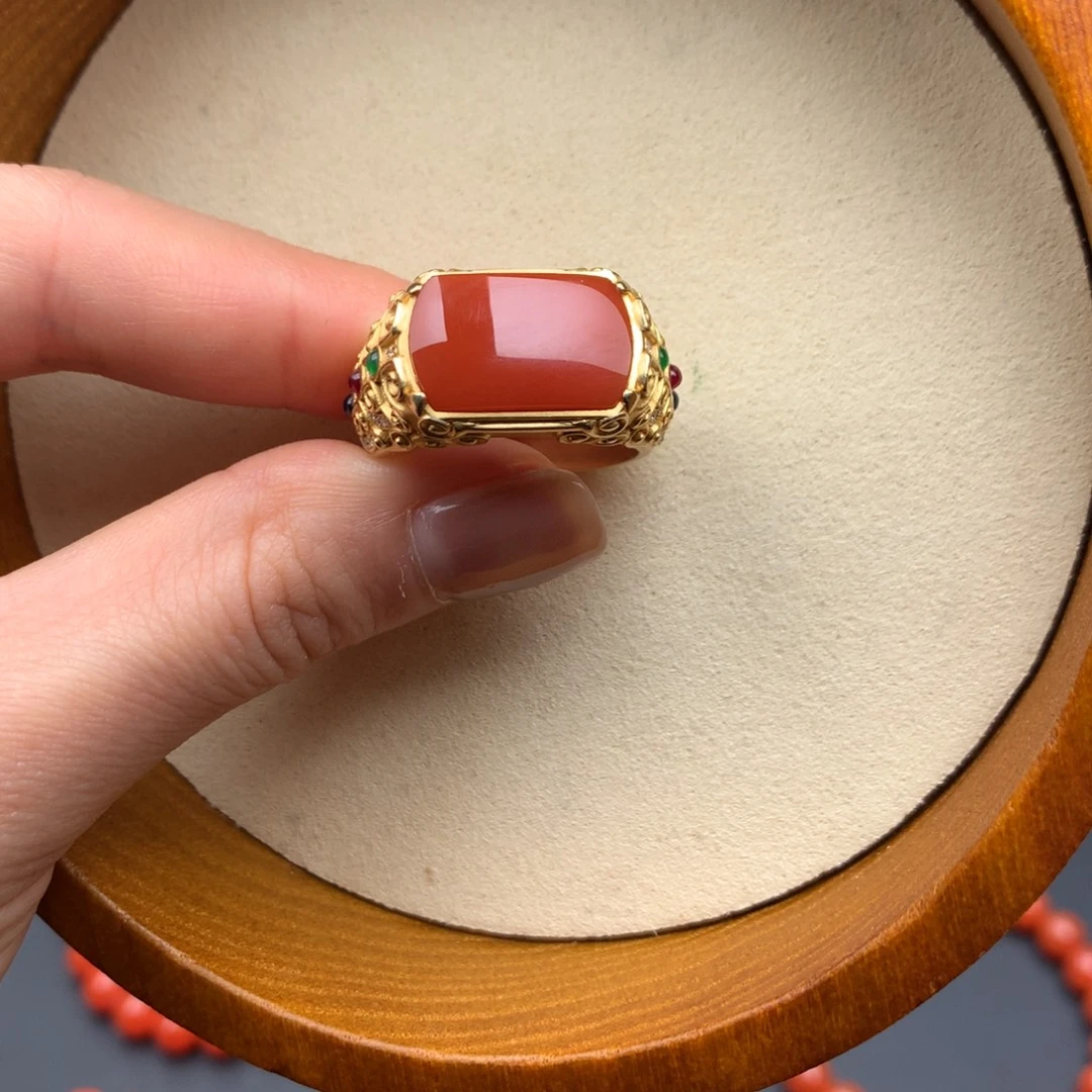 南红玛瑙18K金镶嵌保山天然原矿南红18k金镶嵌