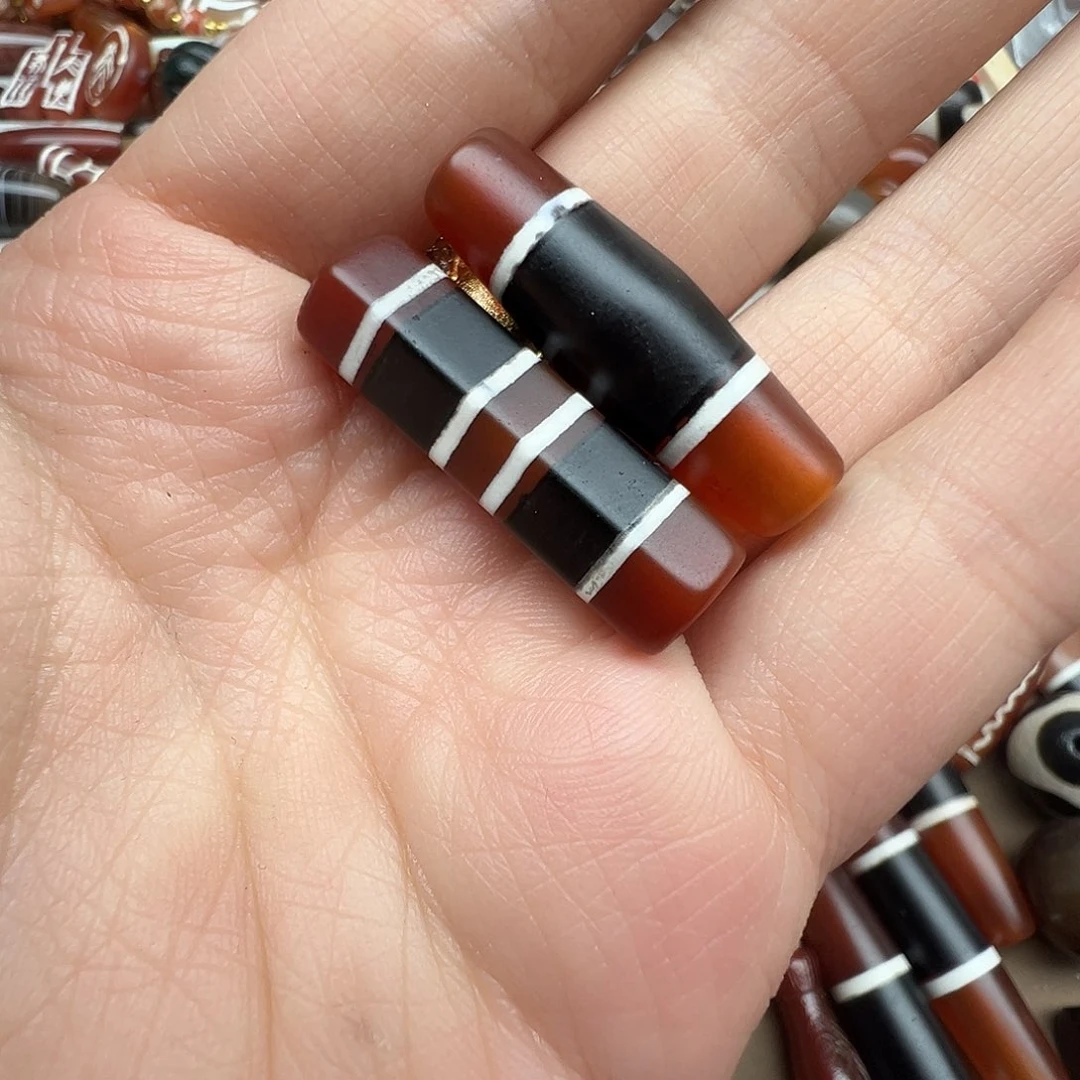 M***D玛瑙/玉髓未镶嵌珠宝半成品