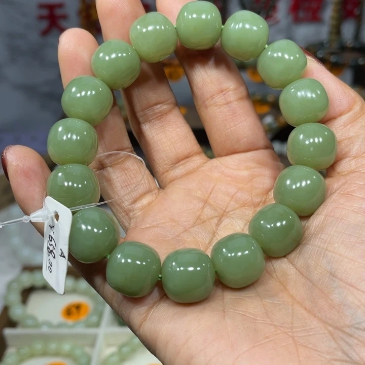 山****和田玉未镶嵌手串
