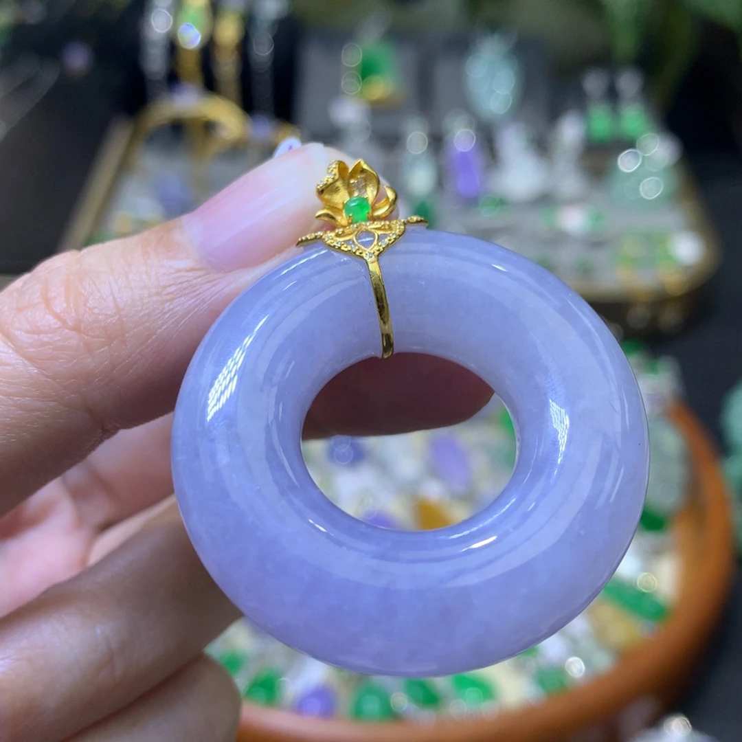 颈饰18K金镶嵌翡翠