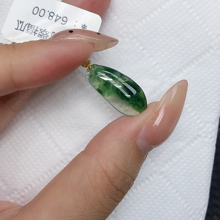 颈饰18K金镶嵌翡翠