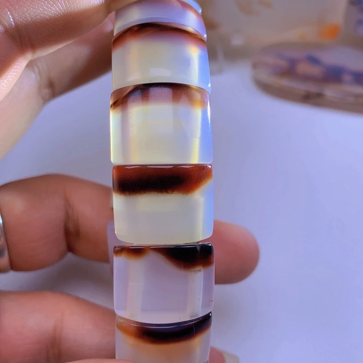 玛瑙/玉髓颈饰未镶嵌森**化
