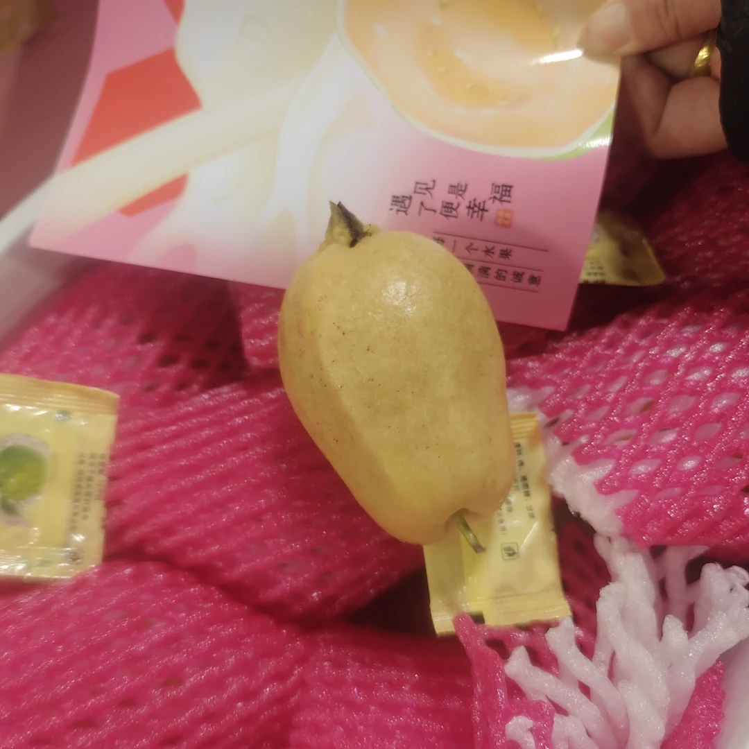 芭乐糯糯。带箱5.5斤