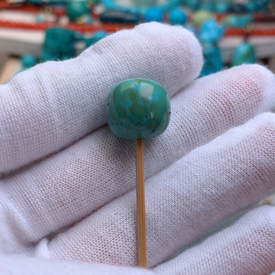 漂***生绿松石未镶嵌珠宝奇石