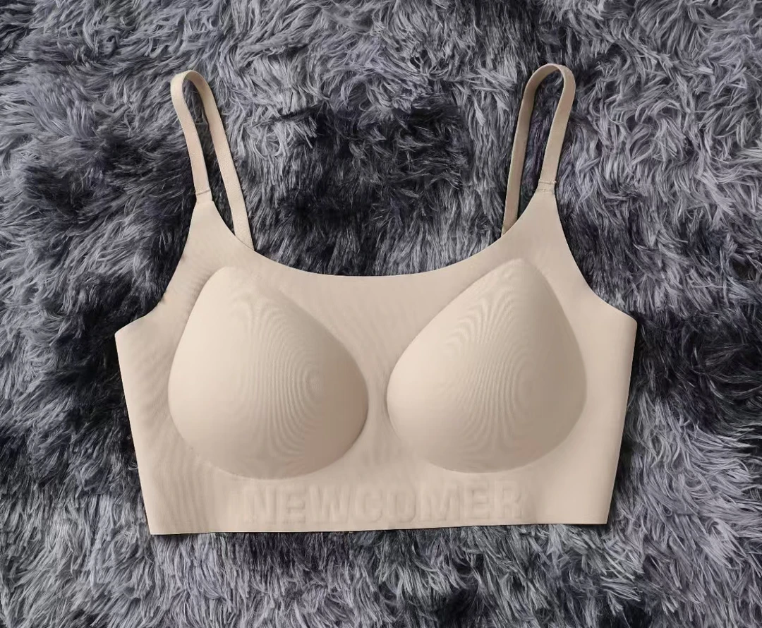 无痕隐形粉底液内衣女外扩显大细肩带收副乳防下垂