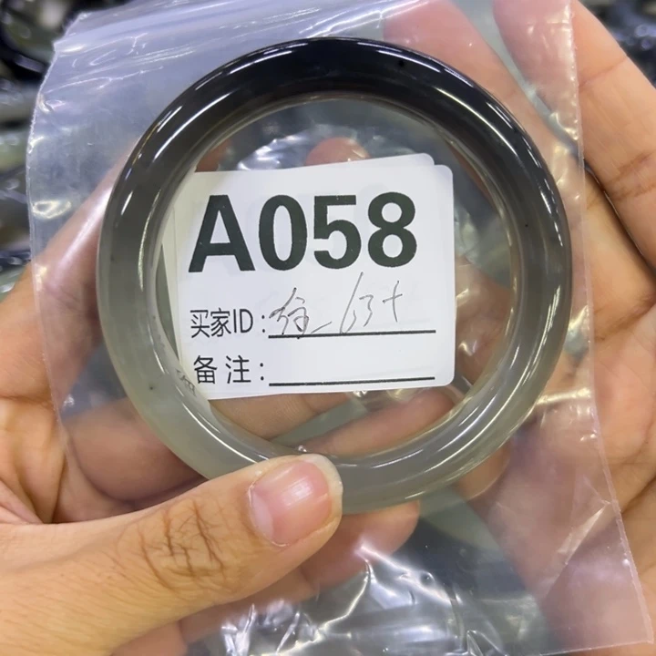 *****蛇纹石玉未镶嵌手镯