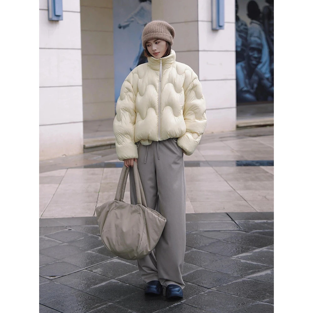 波浪羽绒服女冬季2025新款短款保暖云感泡芙90白鸭绒面包服外套