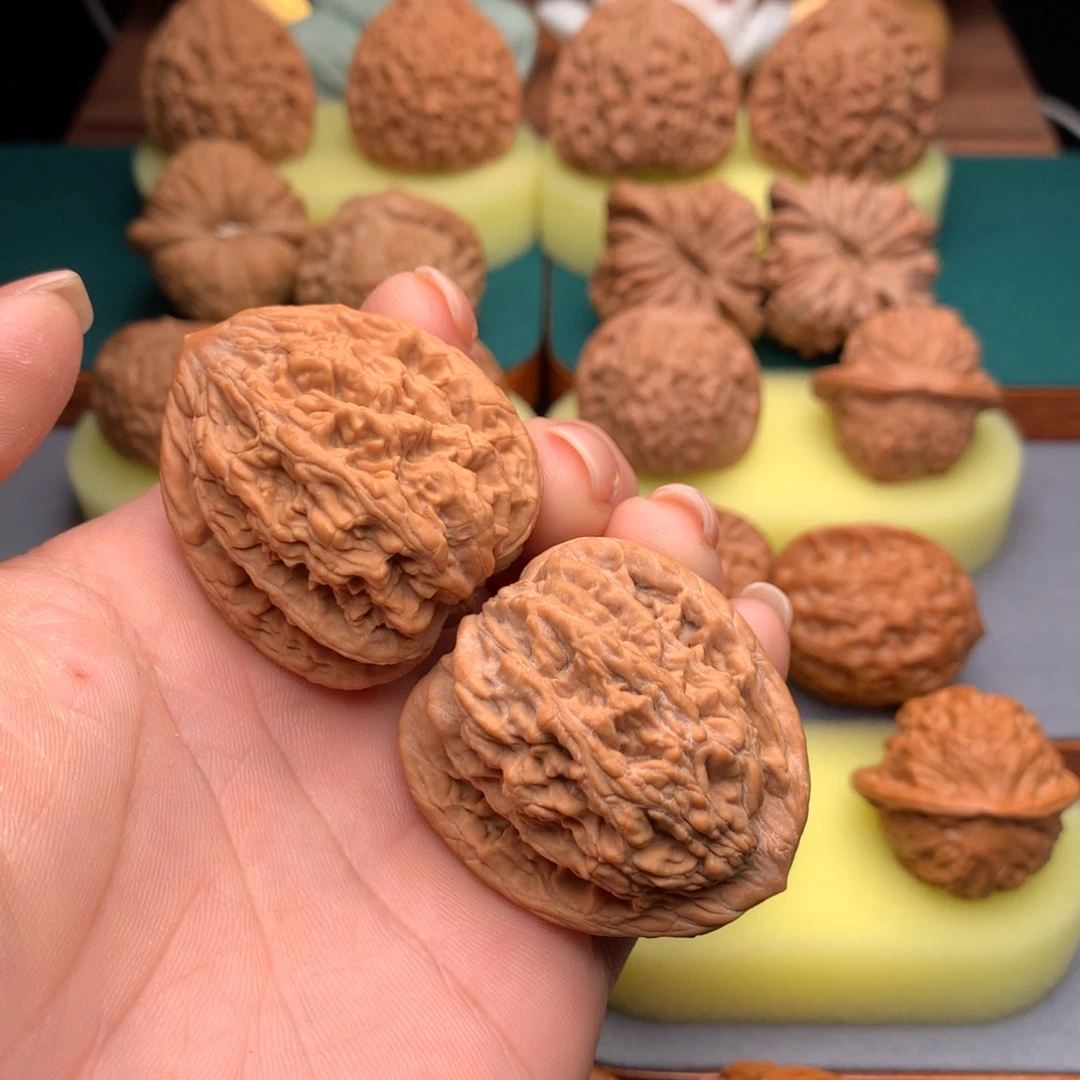 文玩核桃吊坠麦穗虎头38