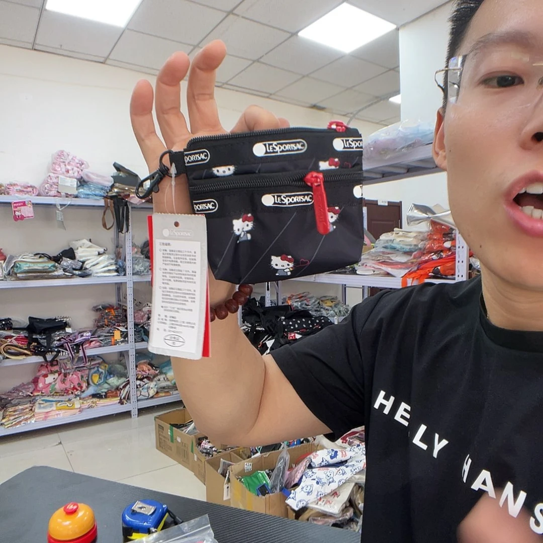 PU化妆包等各种产品和