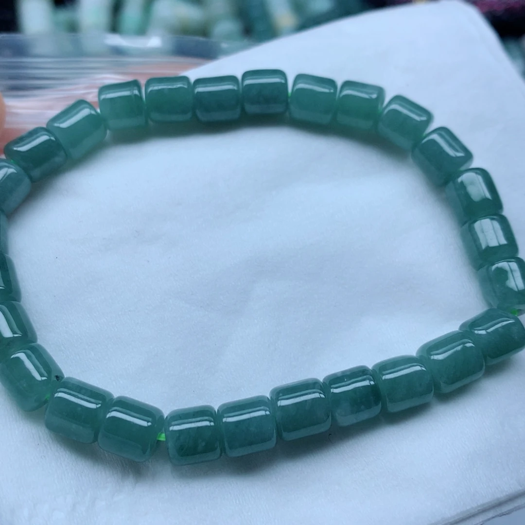 翡翠颈饰未镶嵌手串