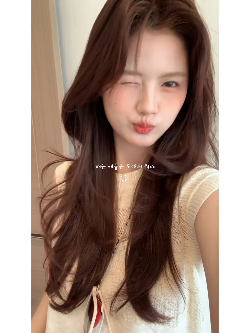 【肉肉】百搭半固定杯无痕聚拢防走光细肩吊带背心自带杯垫舒适美背