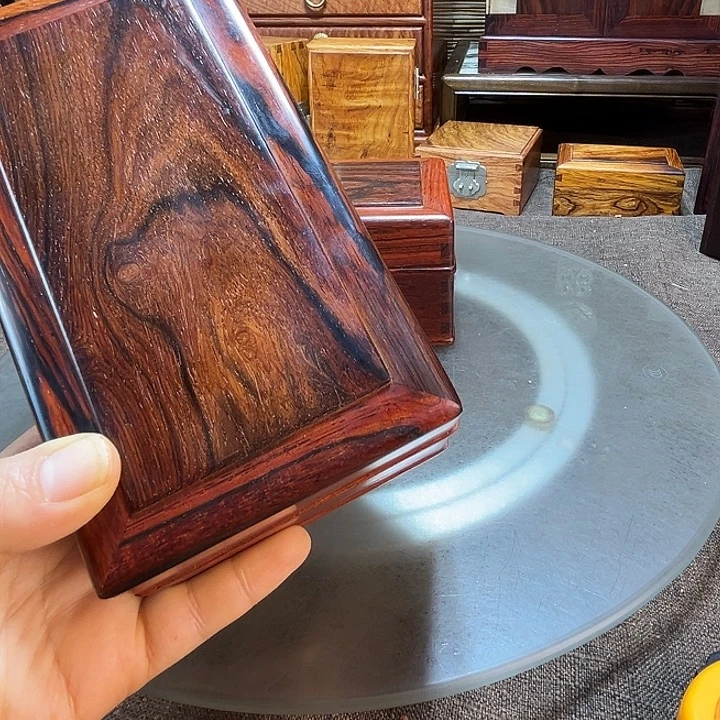 微凹黄檀（南美大红酸枝）