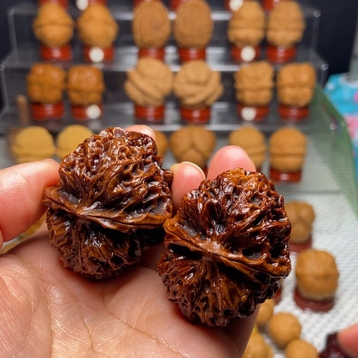 文玩核桃把件紫金龙甲32