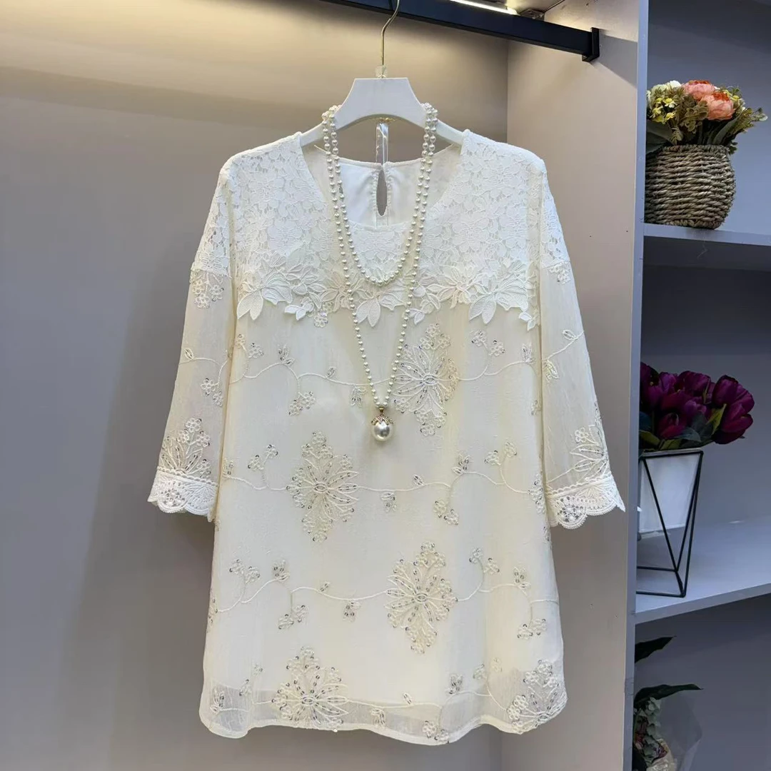 2025年欧货遮肉显瘦气质百搭重工刺绣蕾丝边女人衫