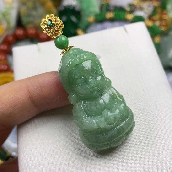 翡翠未镶嵌吊坠(赠链)