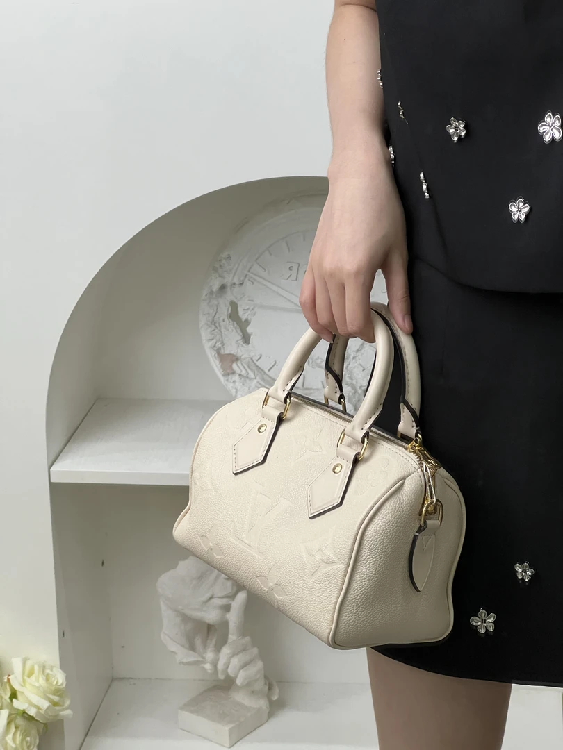 95新 LouisVuitton/路易威登 lv speedy20全皮白/98新/优选
