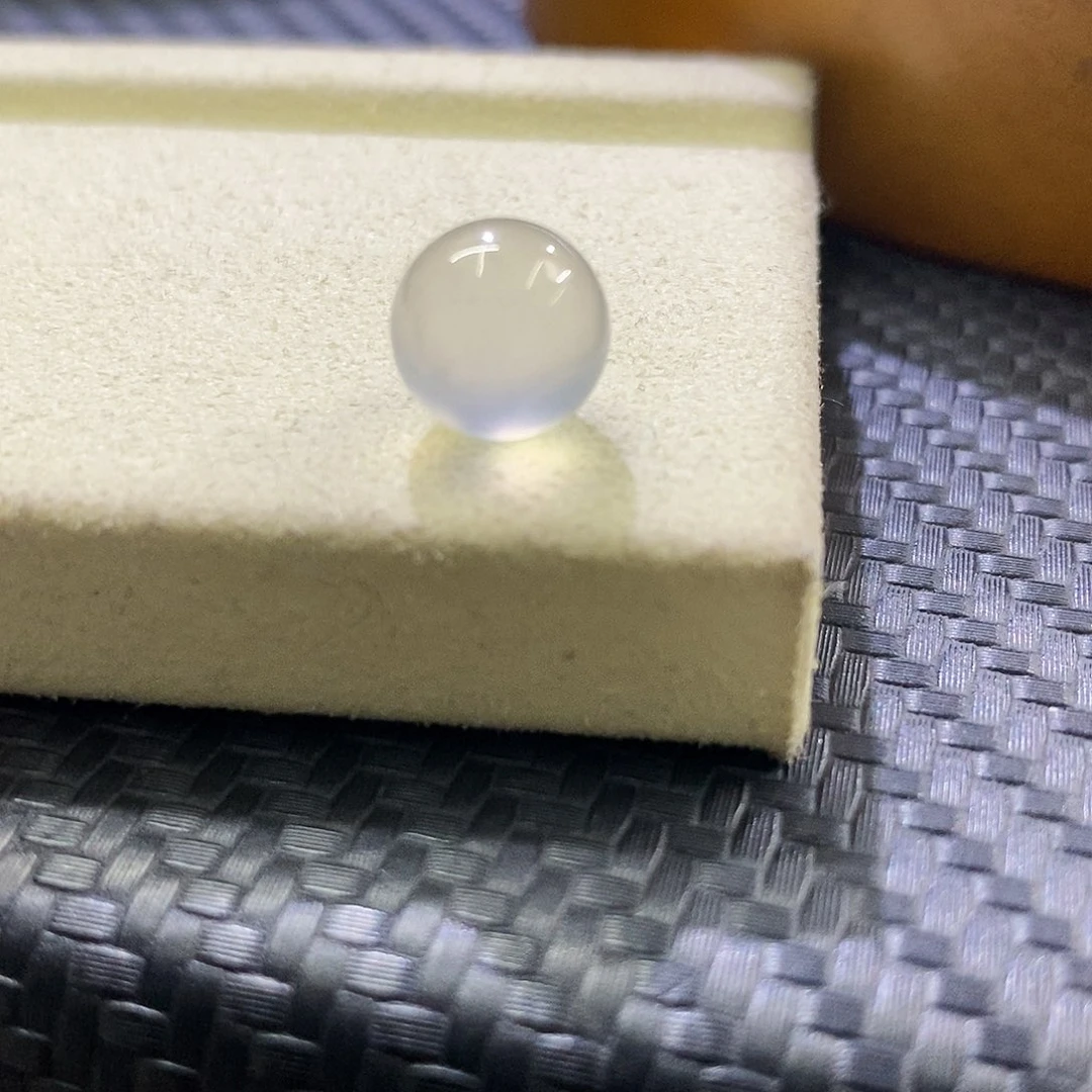 翡翠未镶嵌挂件白冰